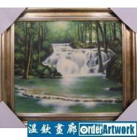 林中瀑布